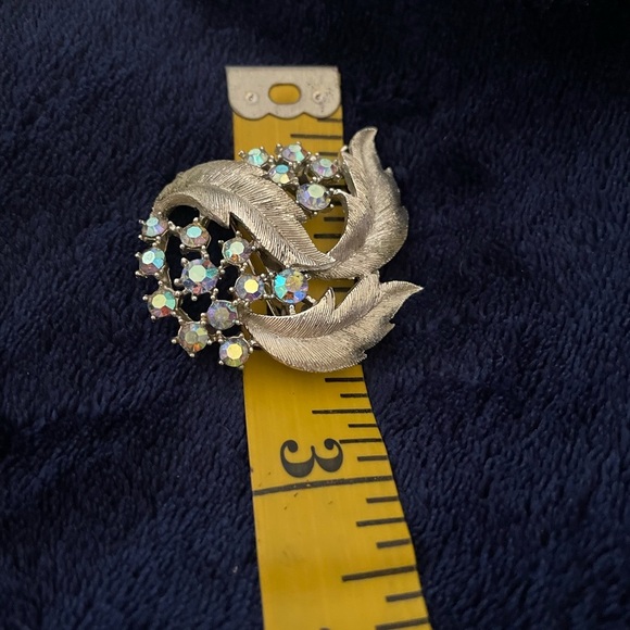 🐾 Vintage brooch with aurora borealis rhinestones - Picture 4 of 5